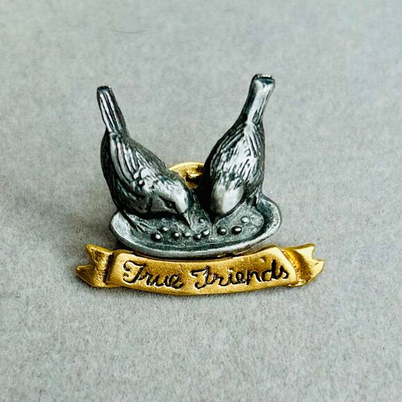 Vintage M. Bastin 1999 True Friends Birds at Birdbath Two Tone Pin - Picture 1 of 3